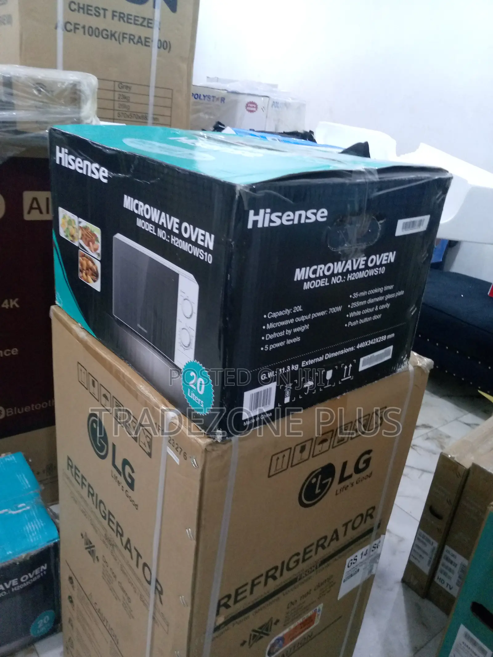 White Hisense Microwave