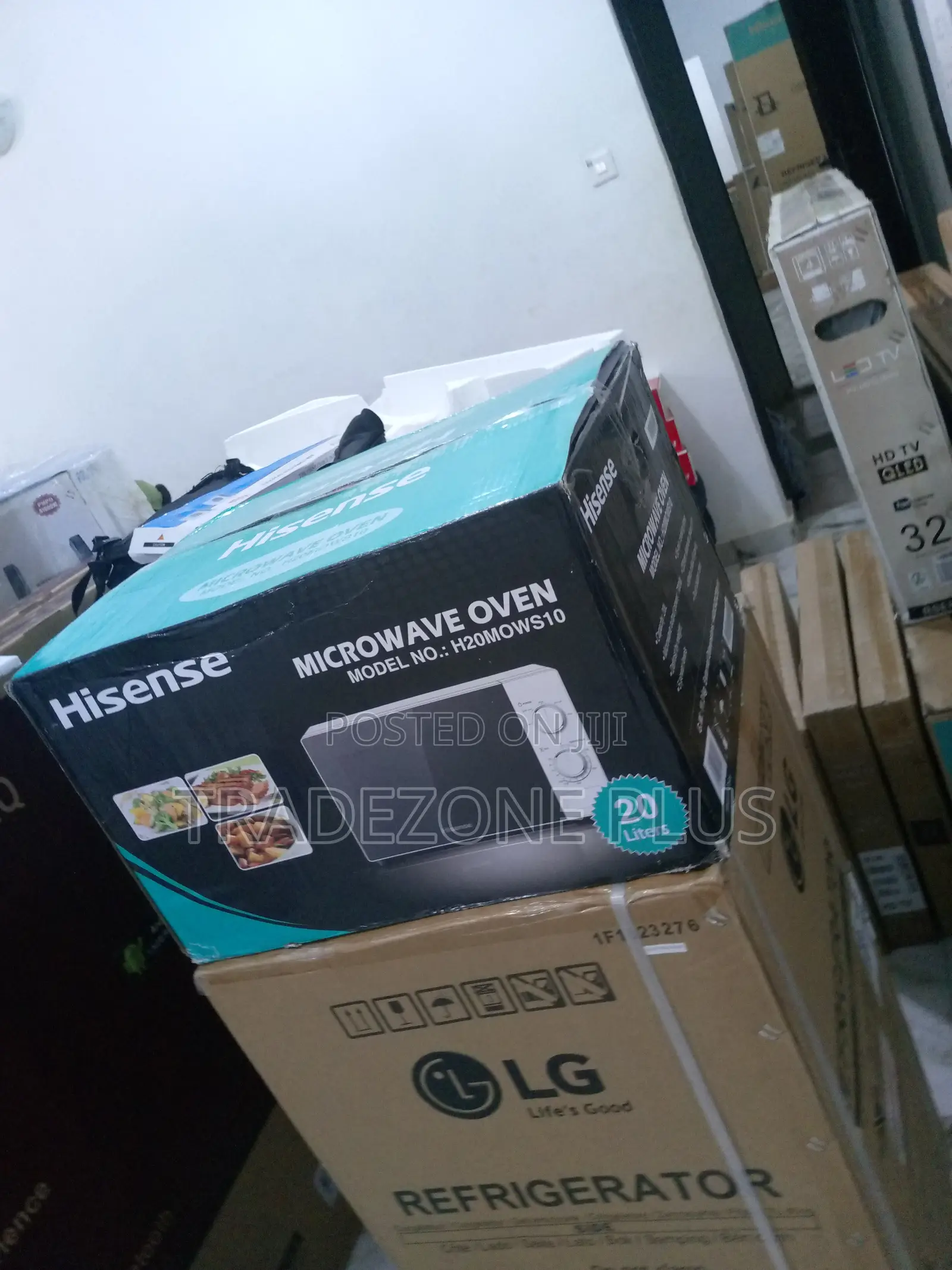 H2mows10 Hisense 700W Microwave Oven