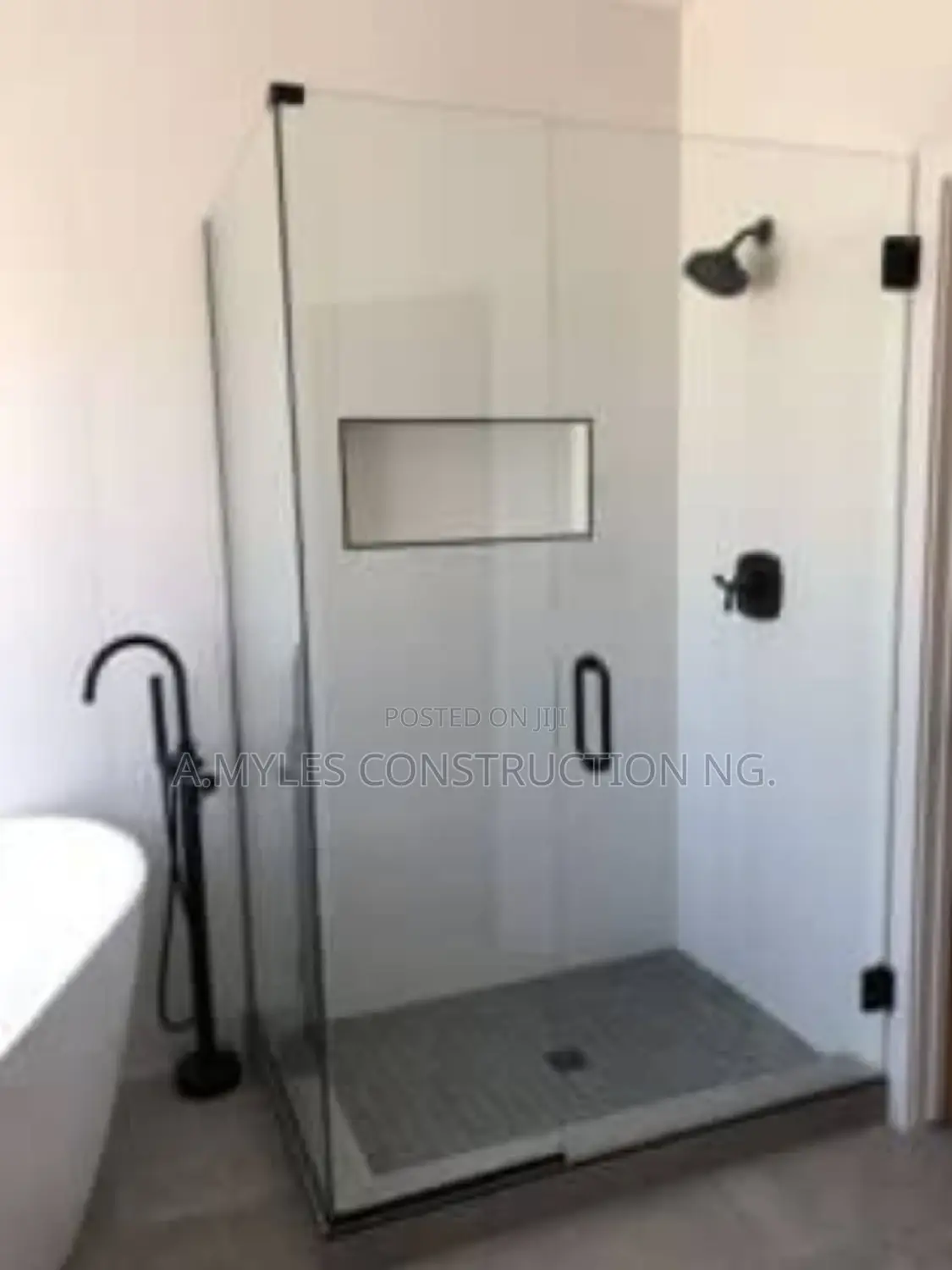 Universal Shower Cubicles