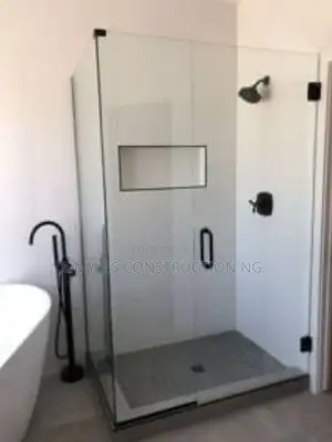 Universal Shower Cubicles