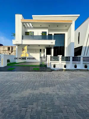 5bdrm Duplex in Chevron for sale