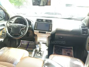 Toyota Land Cruiser Prado 2022 White