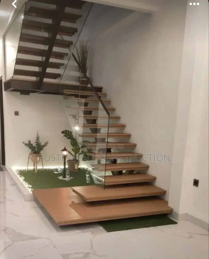 Stainless and Frameless Glass Hand Rail