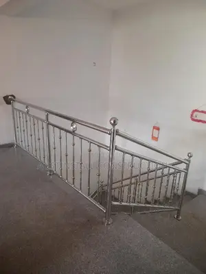 Stainless and Frameless Glass Hand Rail