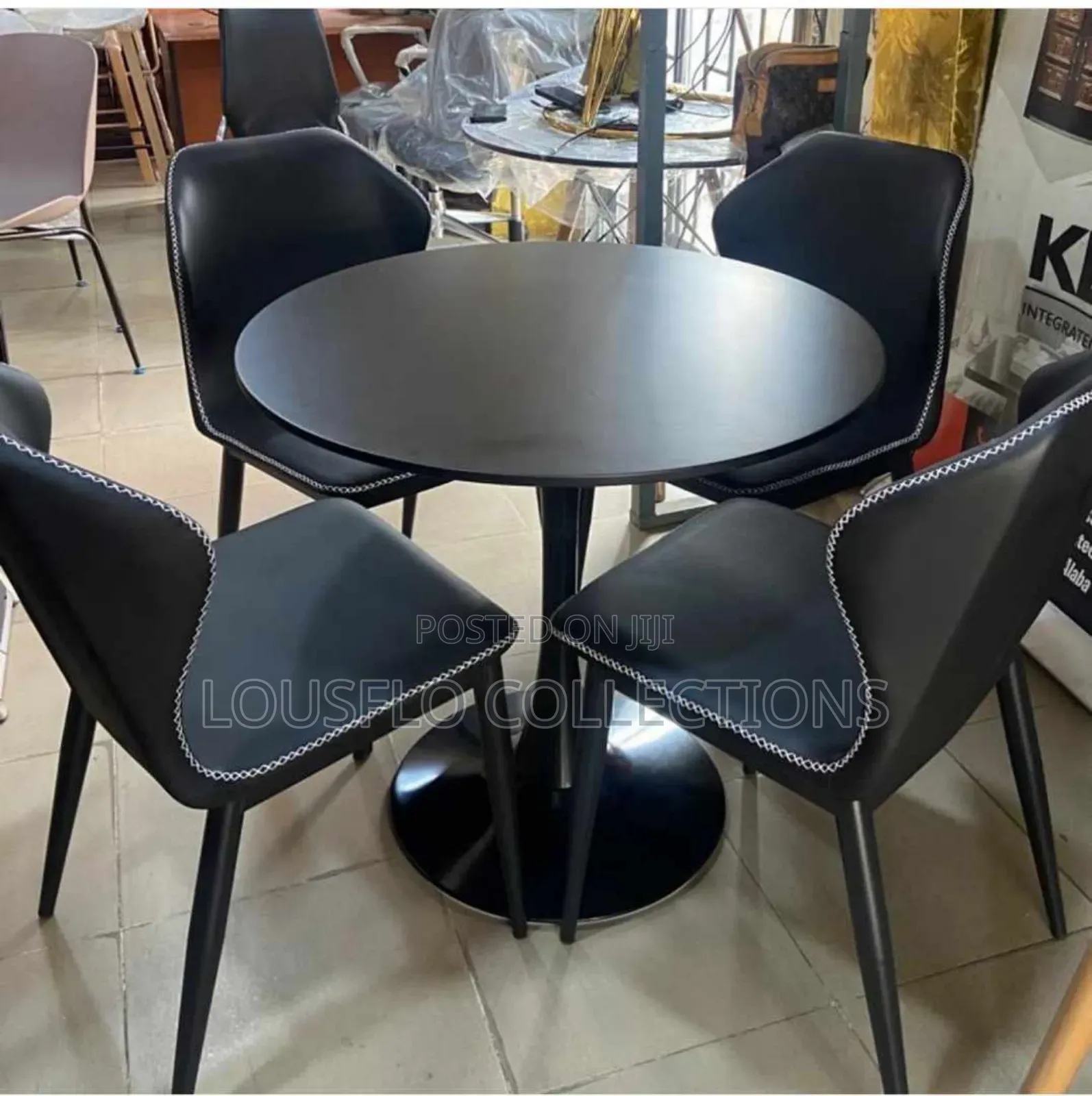 4 Seaters Quality Dining Chairs Wit Round Quality Wood Table