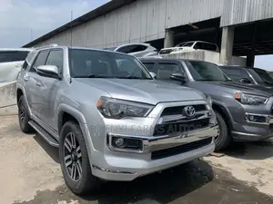 Toyota 4-Runner 2015 Silver