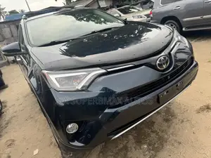 Toyota RAV4 2018 Blue