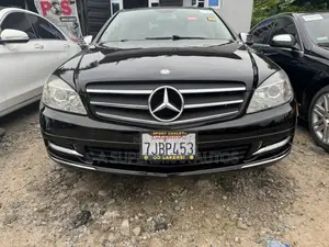 Mercedes-Benz C300 2011 Black