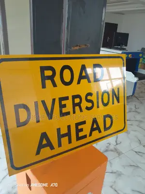 750mm Road Traffic Safety Street Works Sign