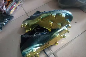 Size 39 Nike Mercurial Boot