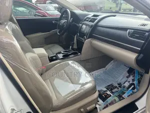 Toyota Camry 2013 Off white