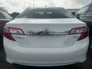 Toyota Camry 2013 Off white