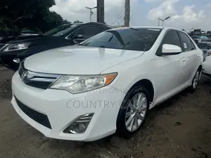 Toyota Camry 2013 Off white