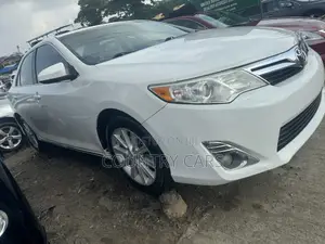 Toyota Camry 2013 Off white
