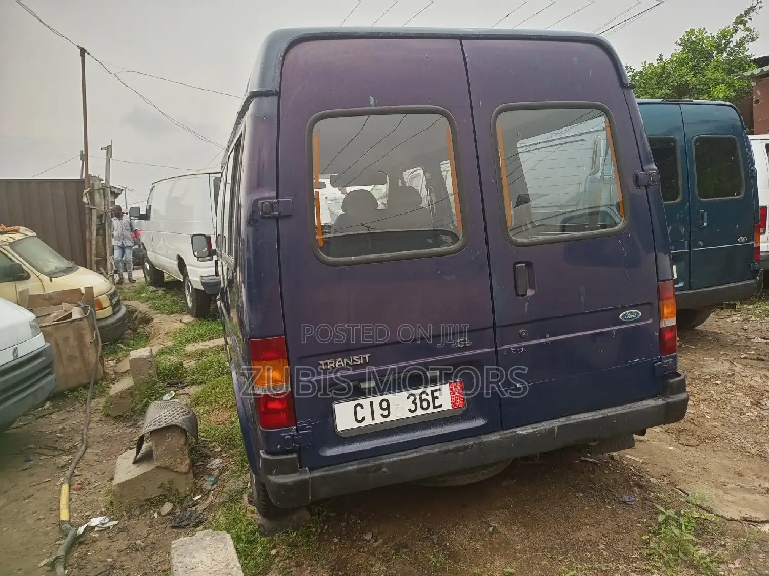 Ford Transit 2000 Blue
