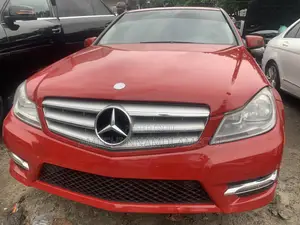 Mercedes-Benz C250 2013 Red