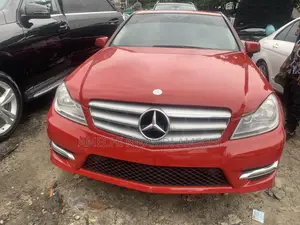 Mercedes-Benz C250 2013 Red