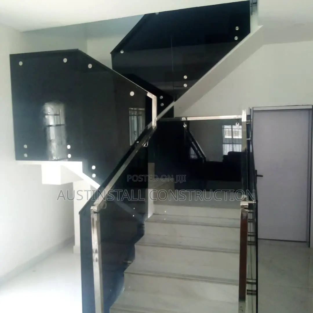 Stainless and Frameless Glass Hand Rail