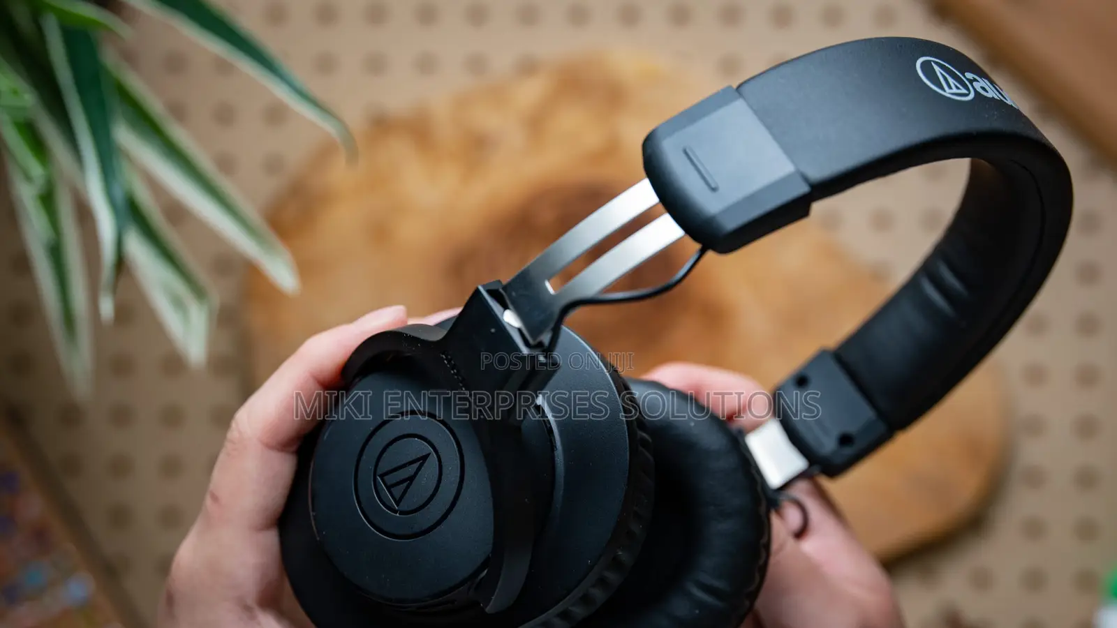 Audio-technica Ath-m20xbt Wireless Over-ear Headphones