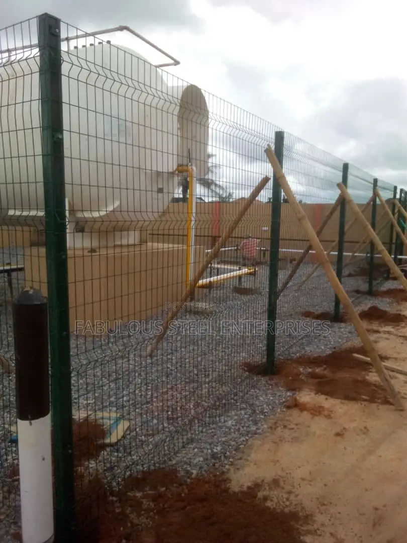 Wire Mesh 2x4 Black Corlour