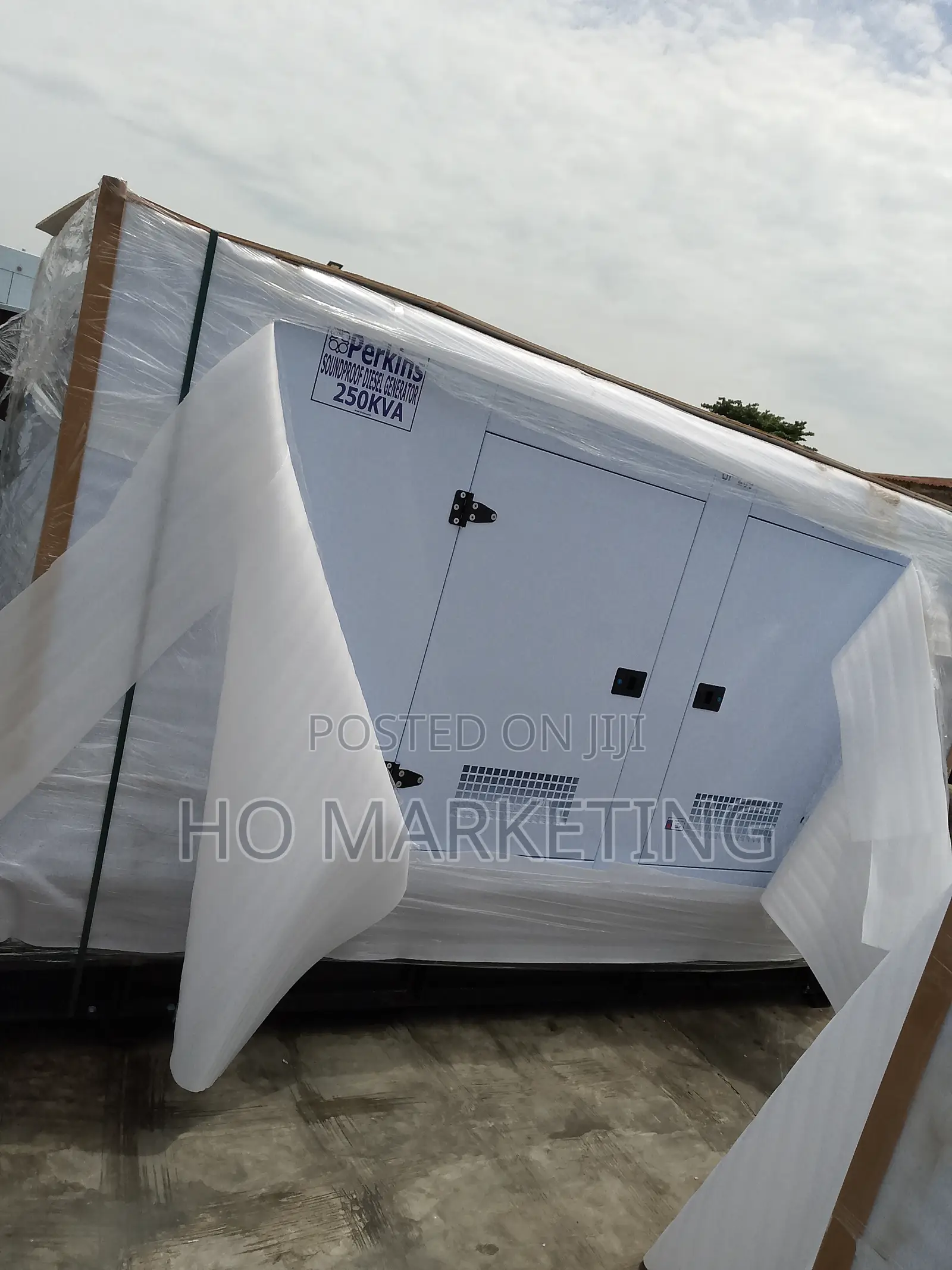 Portable 250kva Perkins Soundproof Generator