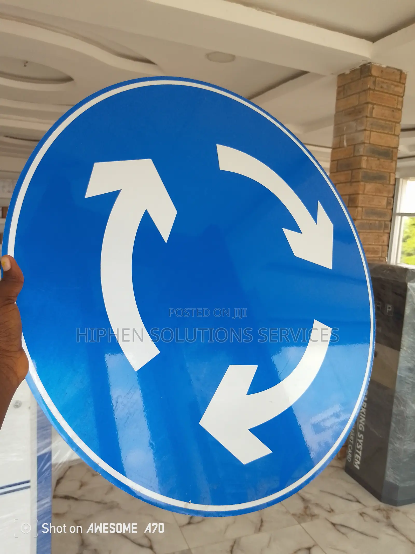 Roundabout Give Way