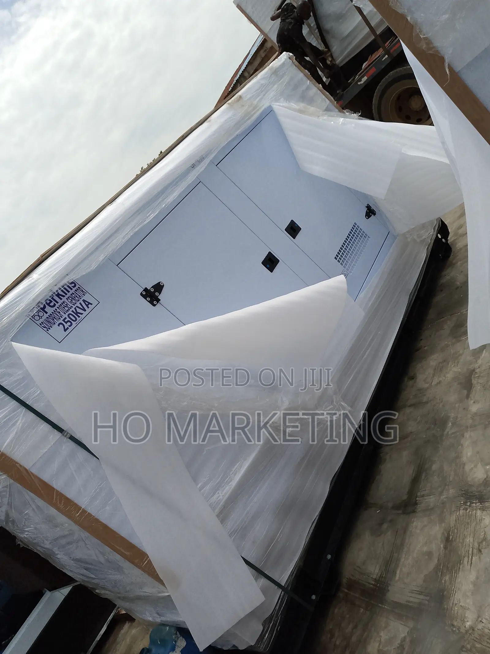 Smartchoice 250kva Perkins Soundproof Generator
