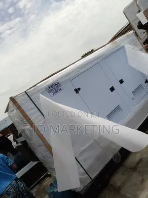 Premiumselling 250kva Perkins Generator Soundproof