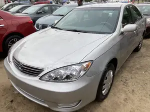 Photo - Toyota Camry 2005 Silver