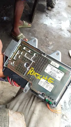 Amplifier PORSCHE