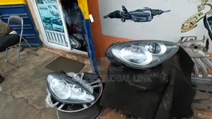 Headlights Porsche Cayenne 2012