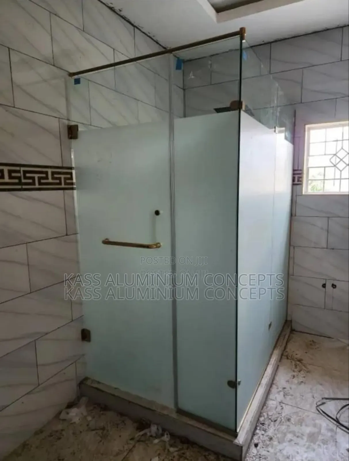 Shower Cubicle Gold