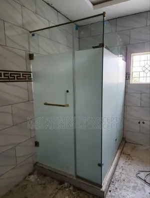 Shower Cubicle Gold