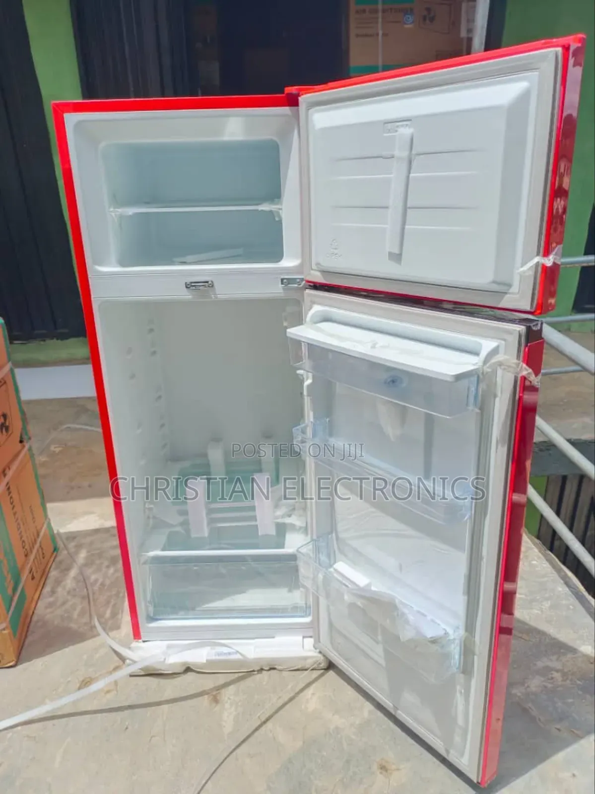 Hisense 205l Refrigerator With Water Dispenser and Key Red