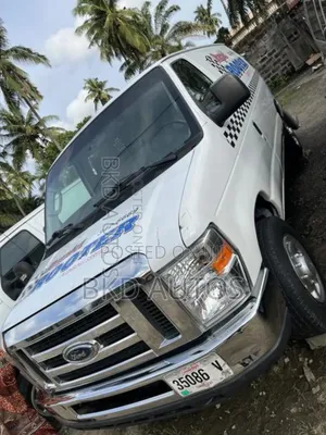 Photo - Ford E350 2013 White