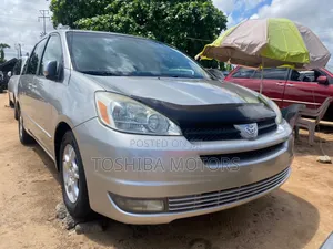 Toyota Sienna LE AWD 2005 Silver