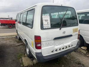 Toyota HiAce 1999 White