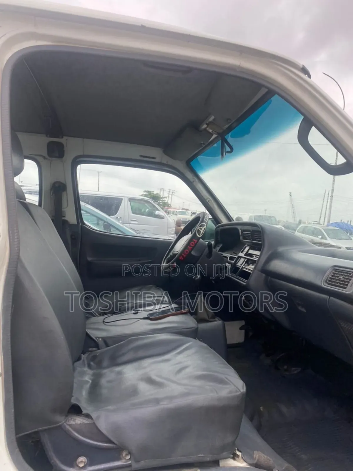 Toyota HiAce 1999 White