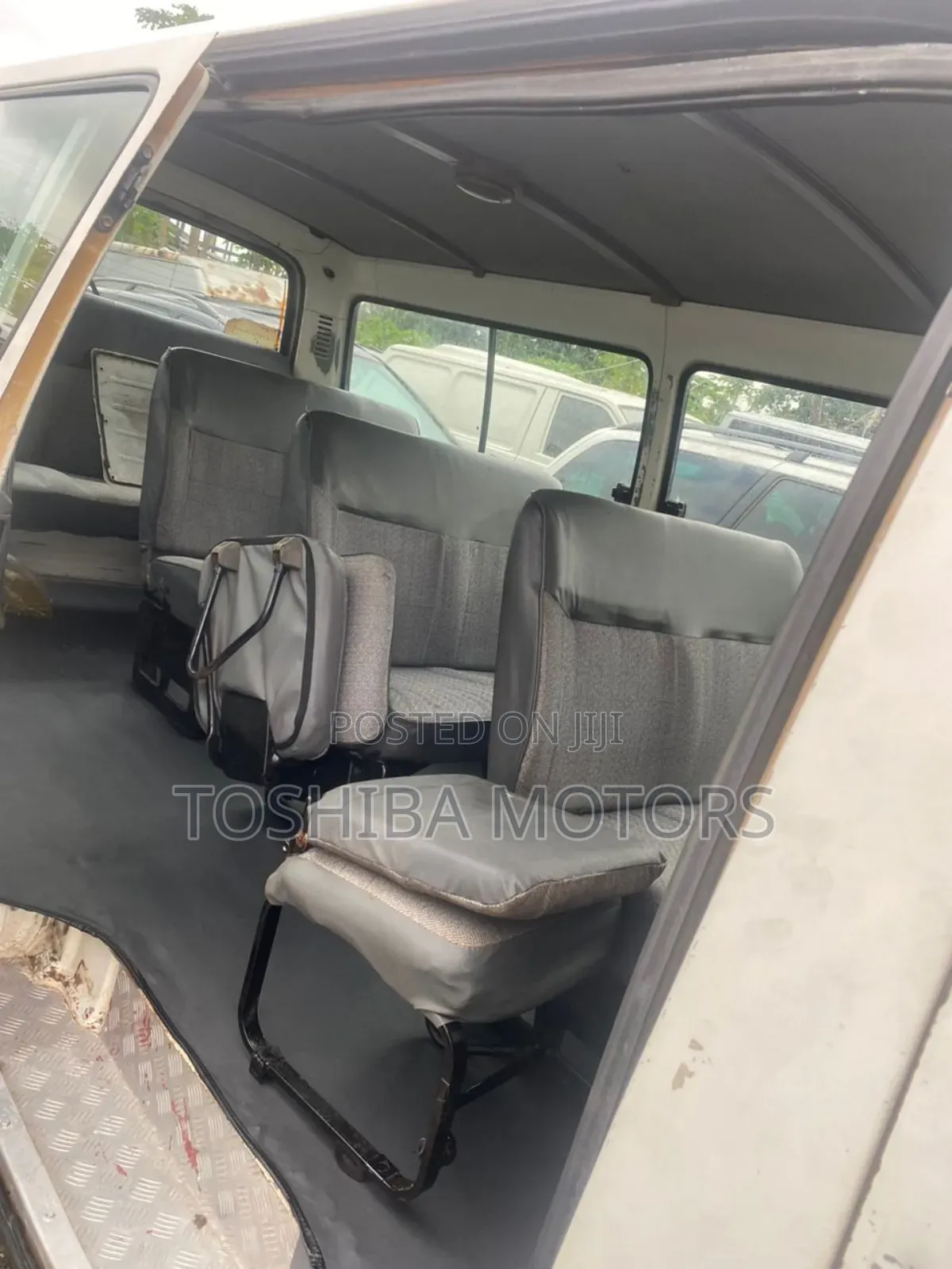 Toyota HiAce 1999 White
