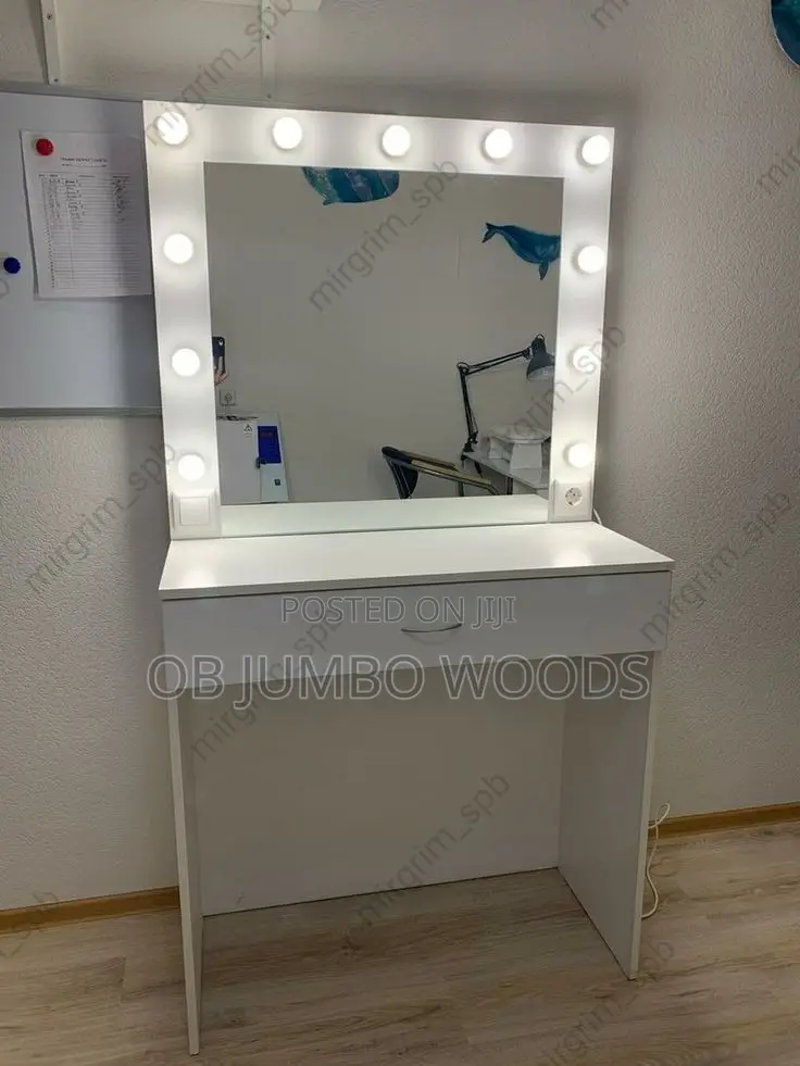 Simple Mirror Stands