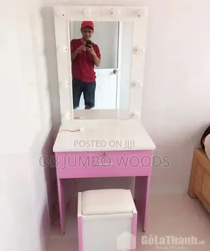 Simple Mirror Stands