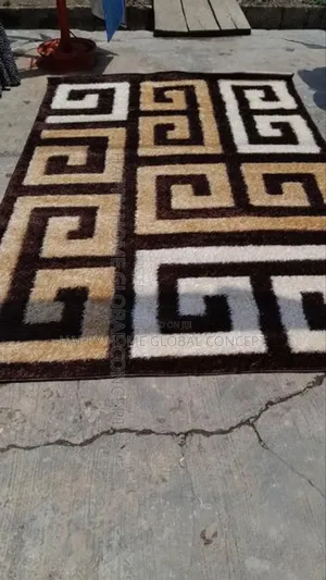 Classy Centre Rugs 5 by 7 Feets