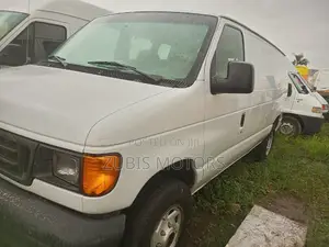 Ford E250 2006 White