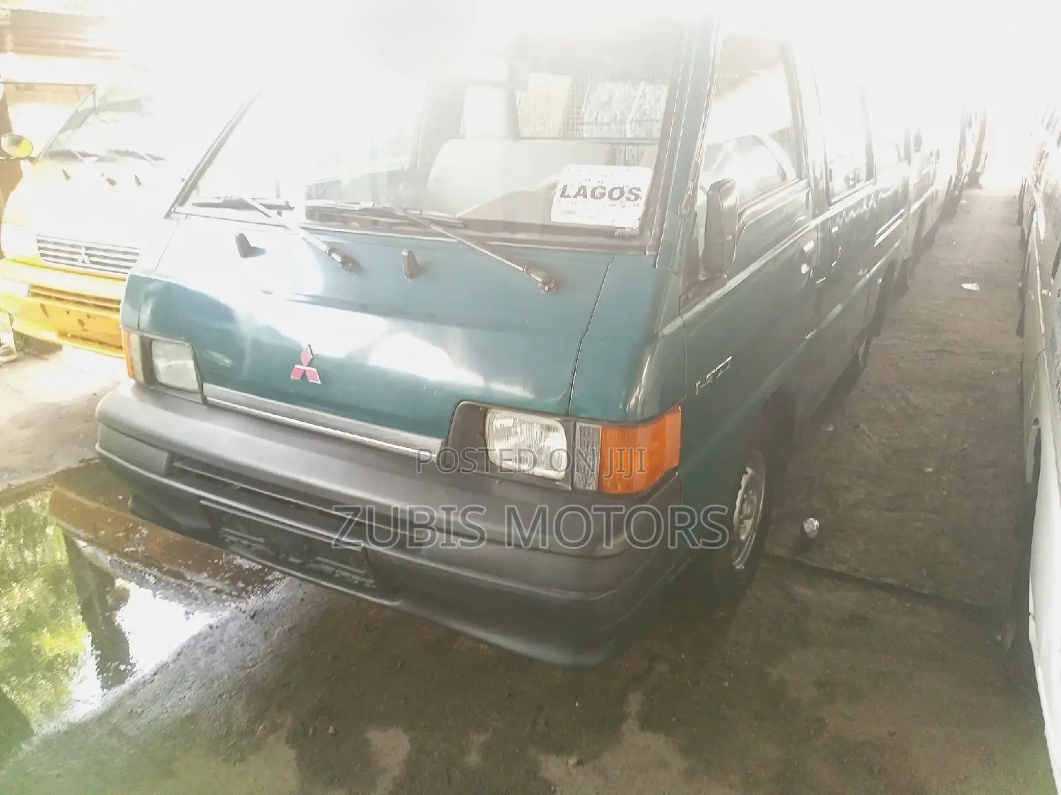 Mitsubishi L300 2000 Green