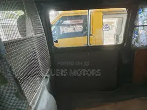 Mitsubishi L300 2000 Green
