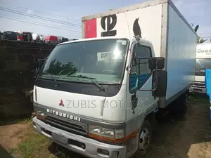 Mitsubishi Truck White