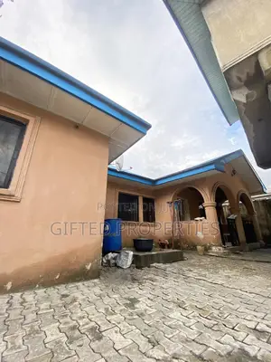 4bdrm Block of Flats in Shedrack Estate Off, Port-Harcourt for sale
