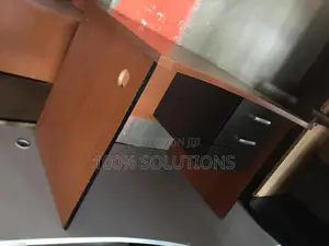 Excutive Table With 2 Drawer for Your Office