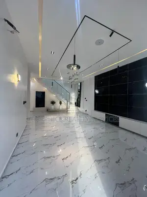 5bdrm Duplex in Chevron for sale