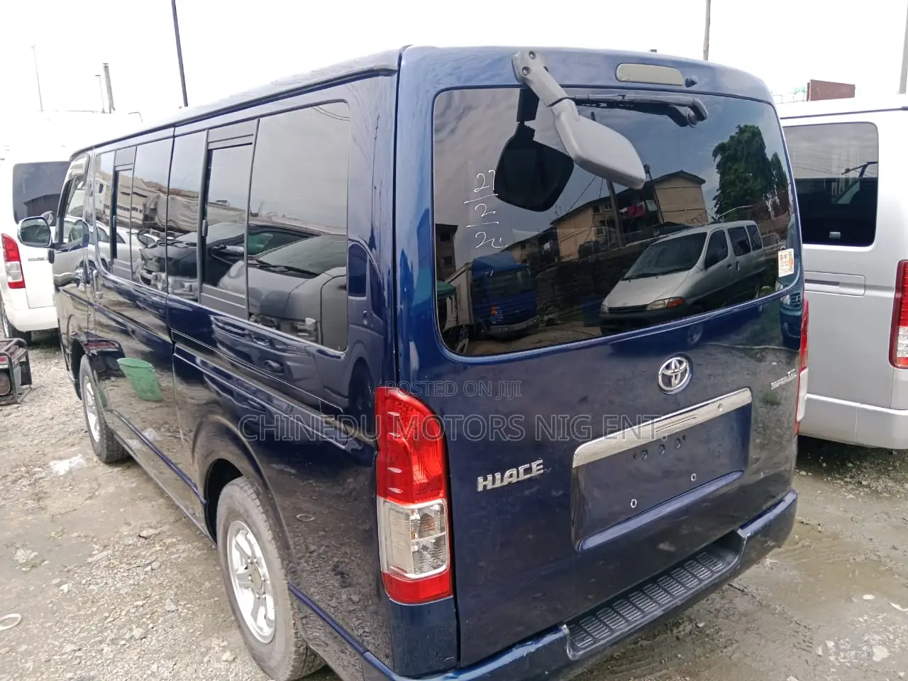 Toyota HiAce 2010 Blue